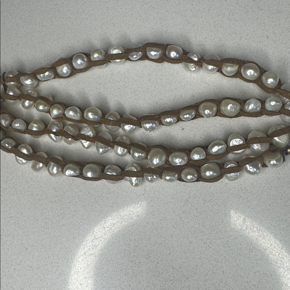 Elegant Pearl and Brown Beaded Bracelet - Picture 13 of 14